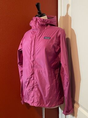 Patagonia Women’s Torrentshell 3L H2NO Full Zip Gorpcore Hiking Rain Jacket